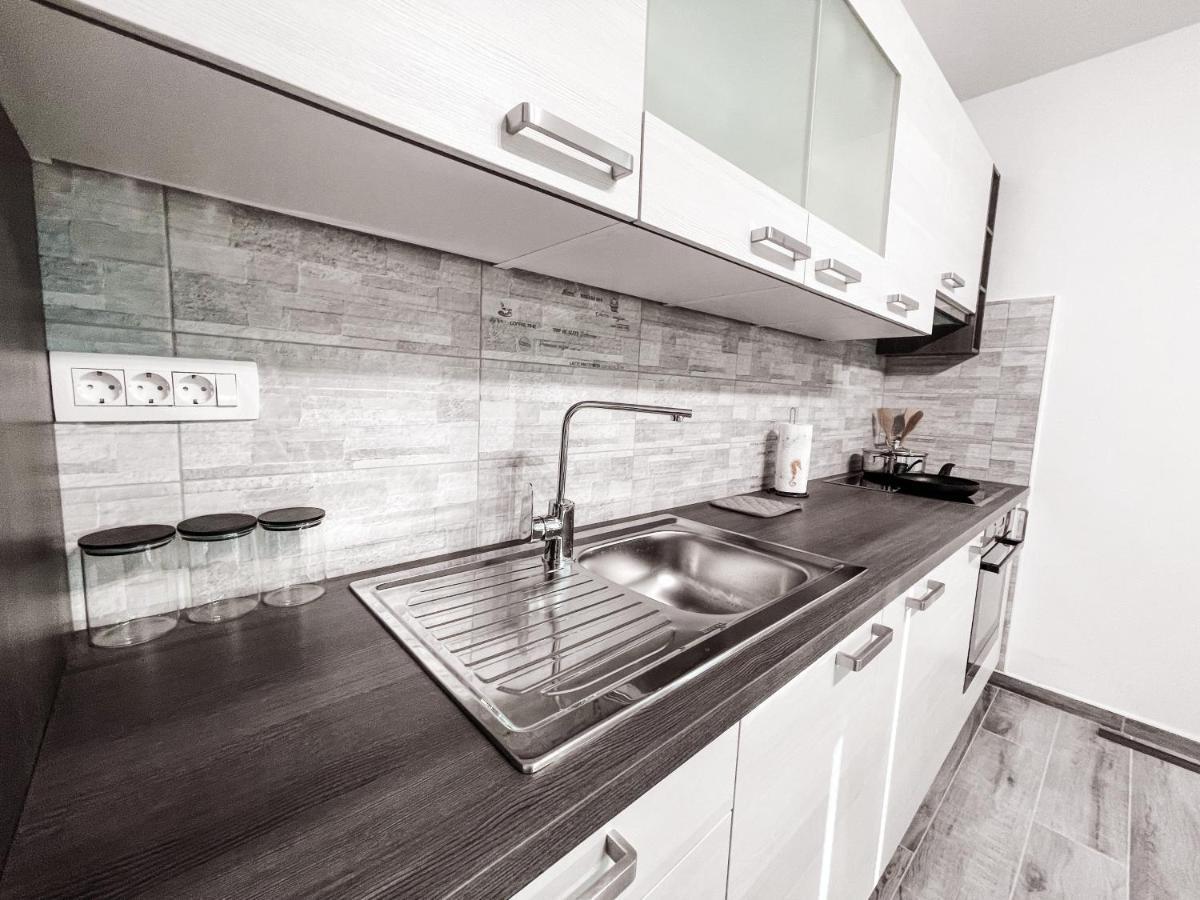 Riad Apartments Premium Zgornje Skofije ภายนอก รูปภาพ