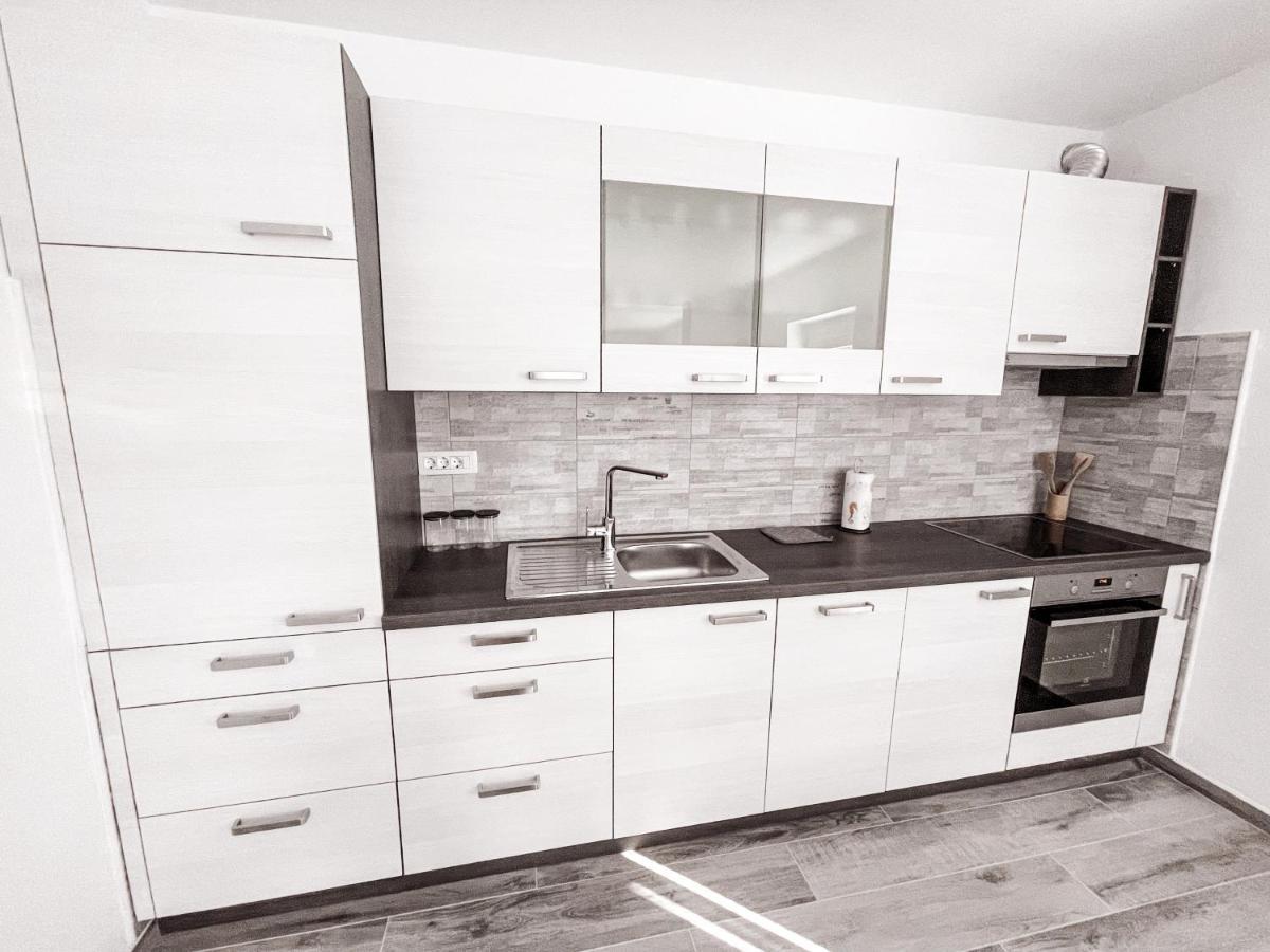 Riad Apartments Premium Zgornje Skofije ภายนอก รูปภาพ
