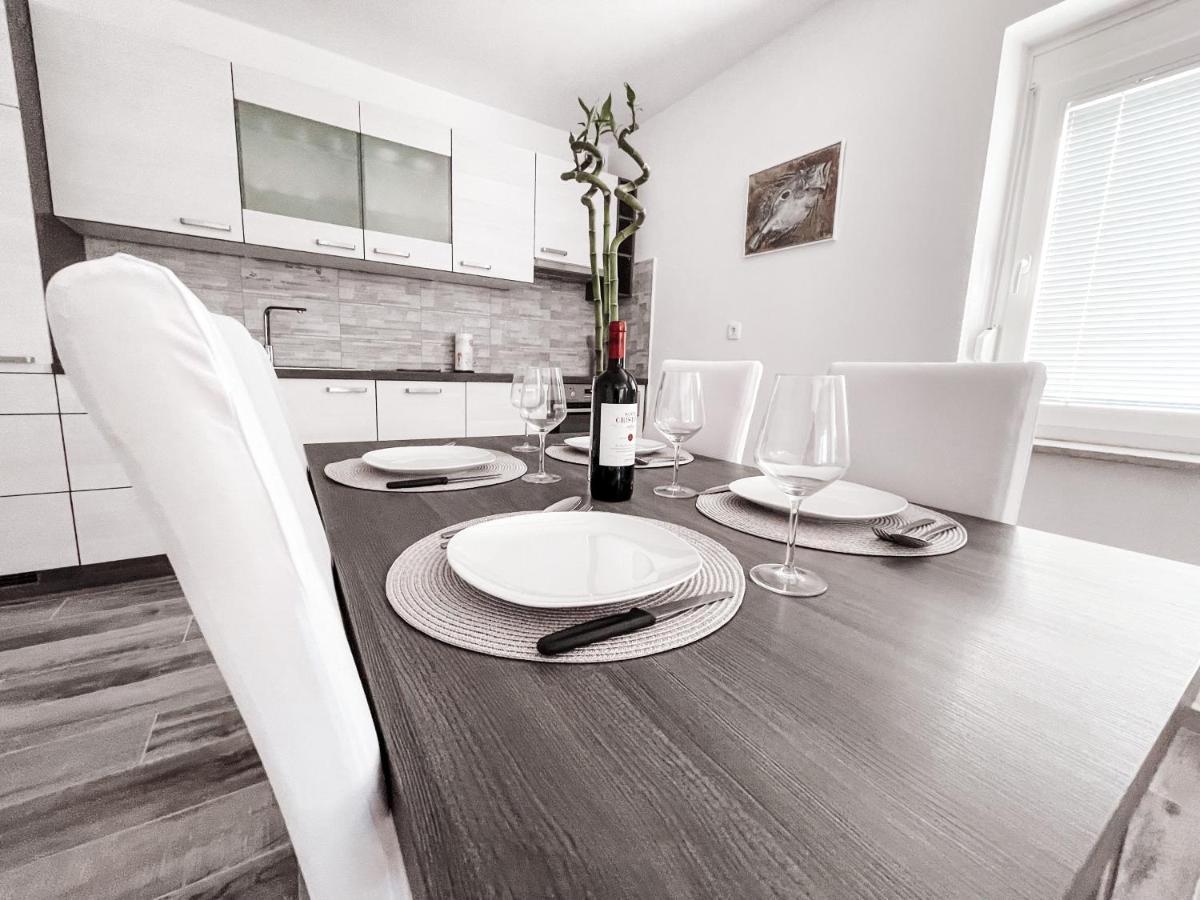 Riad Apartments Premium Zgornje Skofije ภายนอก รูปภาพ